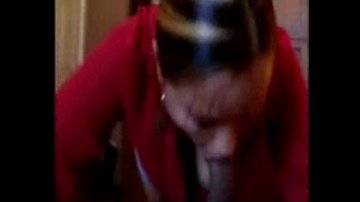 joven hace paja novio