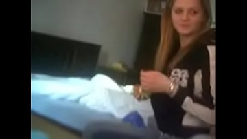 Mujer rumana filmada secreto chupando polla