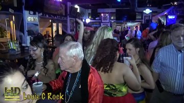 Sexo aire libre lesbianas rubias