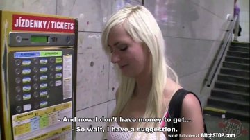 perra follada auto dinero