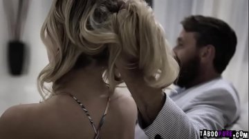 criolla super guapa follada barriga luego eyacula sobre ella